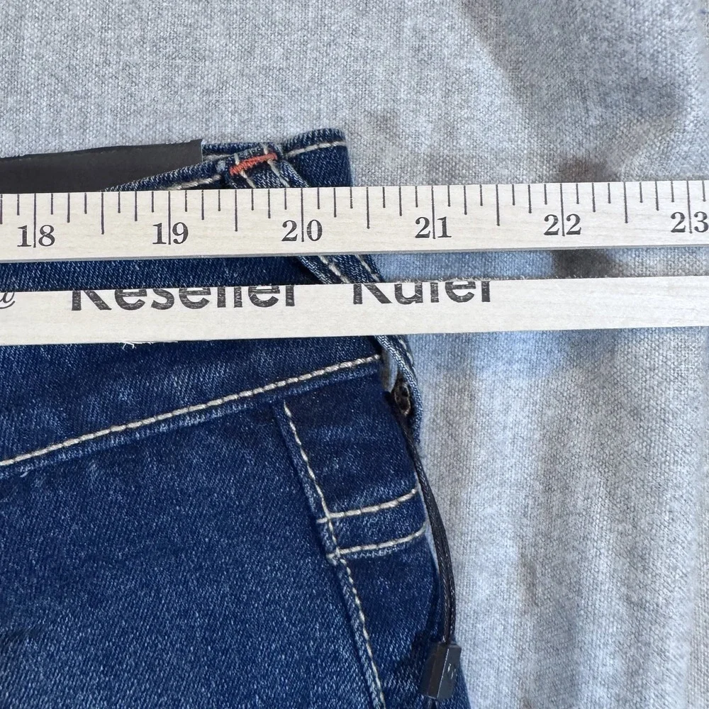 True Religion Jeans Mens 38X32 Geno Relaxed Slim SN Flap Denim Medium Wash‎